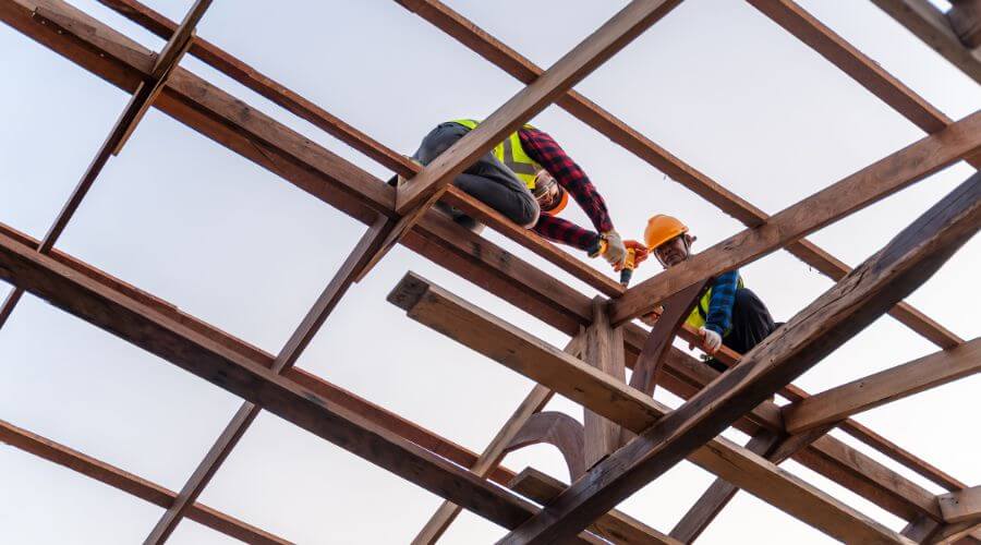 Professional gutter cleaning services in Calabasas, CA